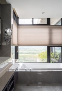 modern-bathroom-with-stunning -re