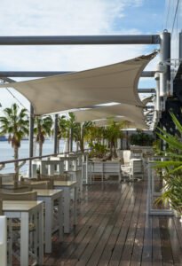 sun-lounge-terrace-overlooking-re -re