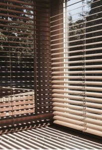 close-up-window-home -re