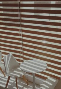 empty-chairs-floor -re