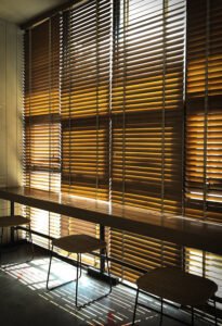 silhouette-people-airport -re